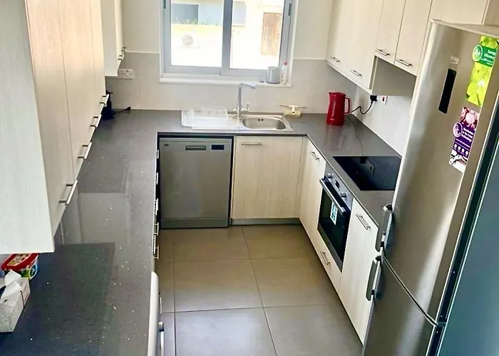 Mariam Court 302 アパート *